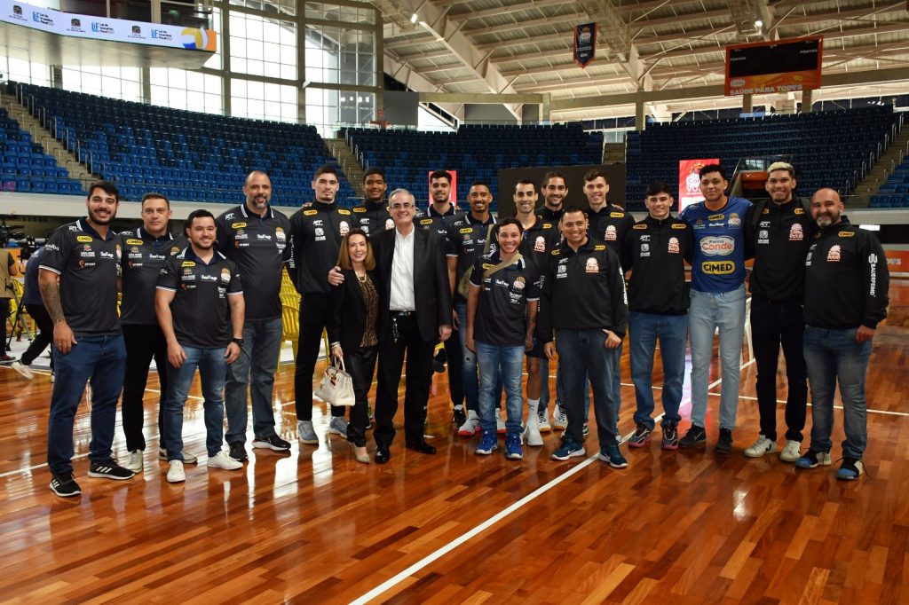 Apresentação oficial do elenco e uniformes do Farma Conde Vôlei São