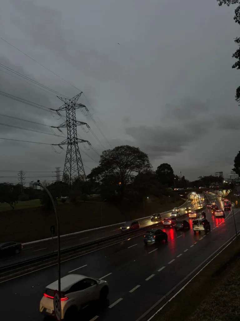 Alerta de chuvas intensas com ventos até 60 km/h é emitido para o Vale e região