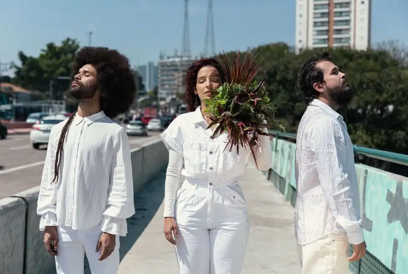 Bando Tukum coloca o pé na estrada para lançar turnê do show "Estradas Dentro", e chega a São José dos Campos em 1º de junho