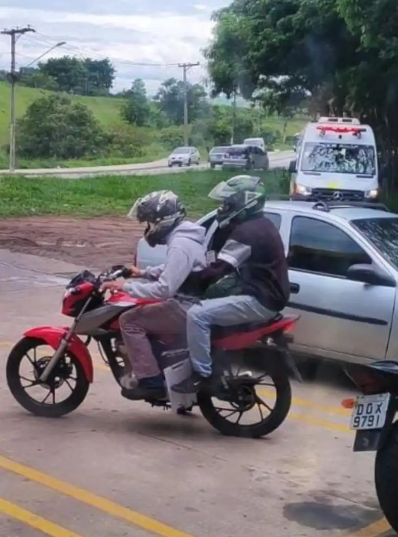 Dupla rouba R$ 180 mil de posto de combustível em São José dos Campos