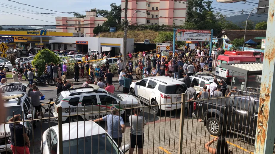 Crianças com idades entre 4 e 7 anos são mortas em ataque à creche em SC
