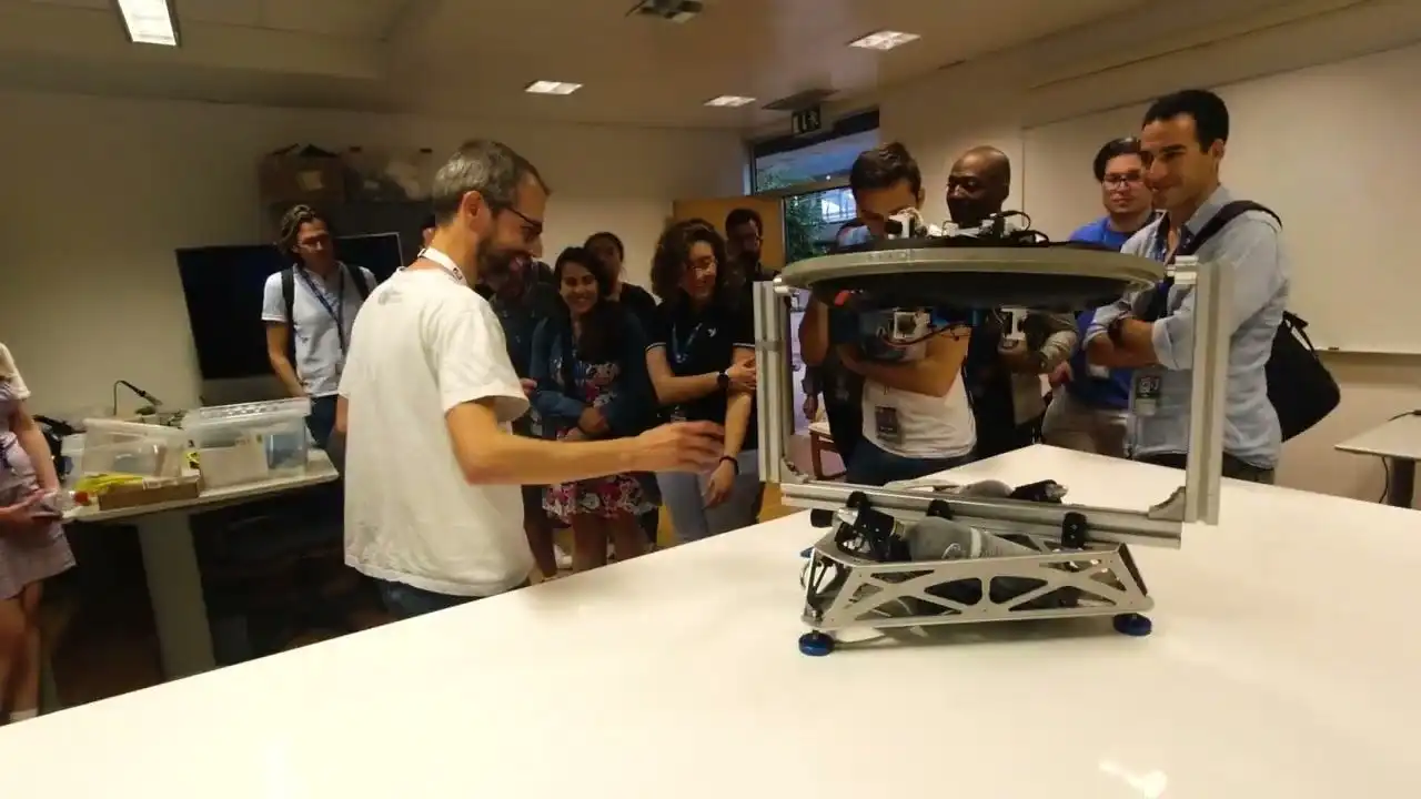 Pela 1ª vez no Brasil, competição de robótica acontece nesta sexta (14), em São José