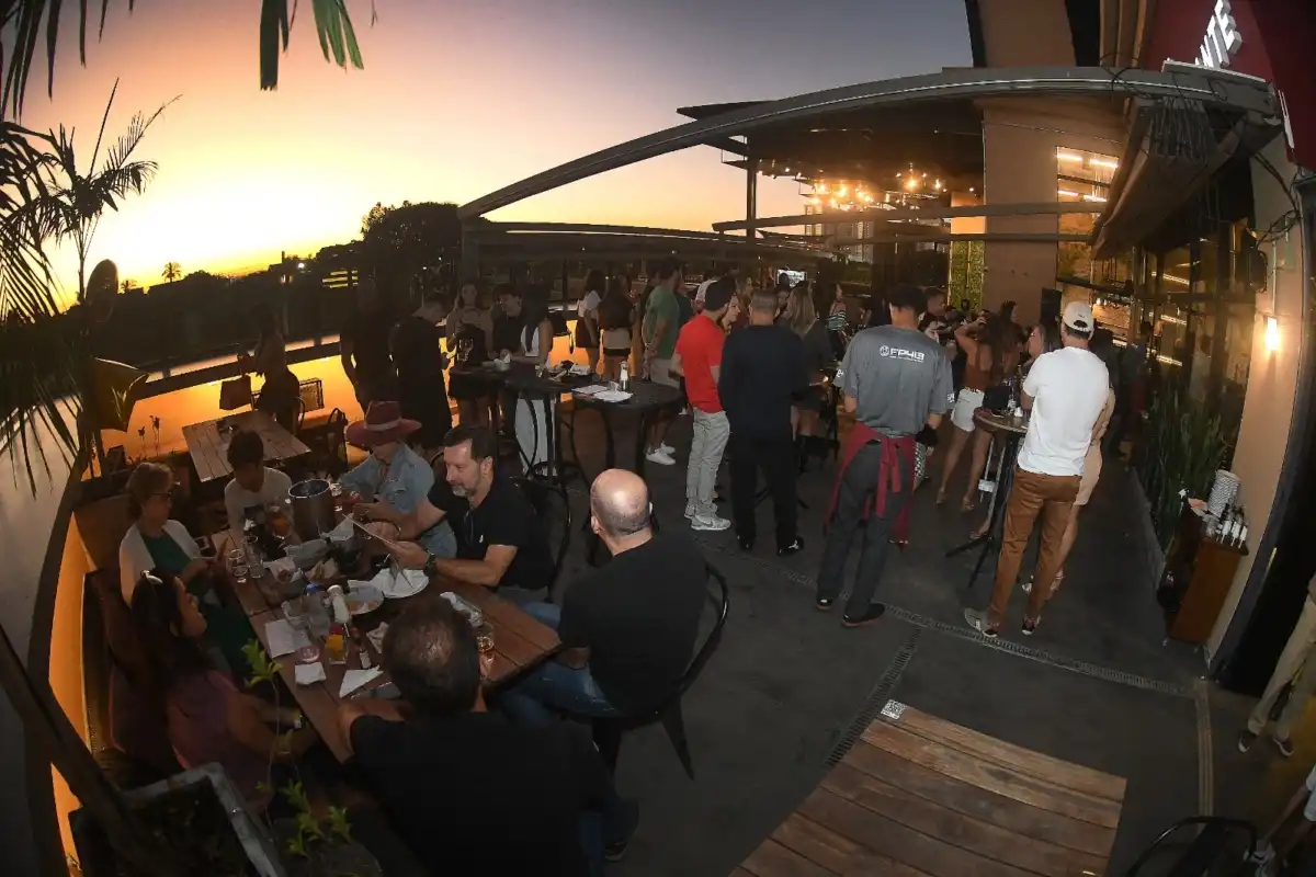 Mais uma edição do MEZZO SUNSET com Talis &amp; Welinton
