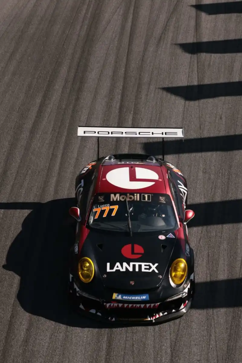 Lantex patrocina o cantor Lucas Lucco, na Porsch Cup Brasil