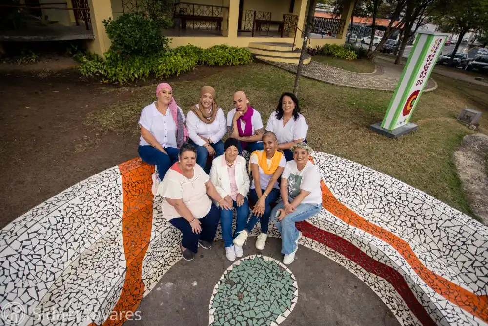 Exposição fotográfica e desfile chamam atenção para o Outubro Rosa em Jacareí