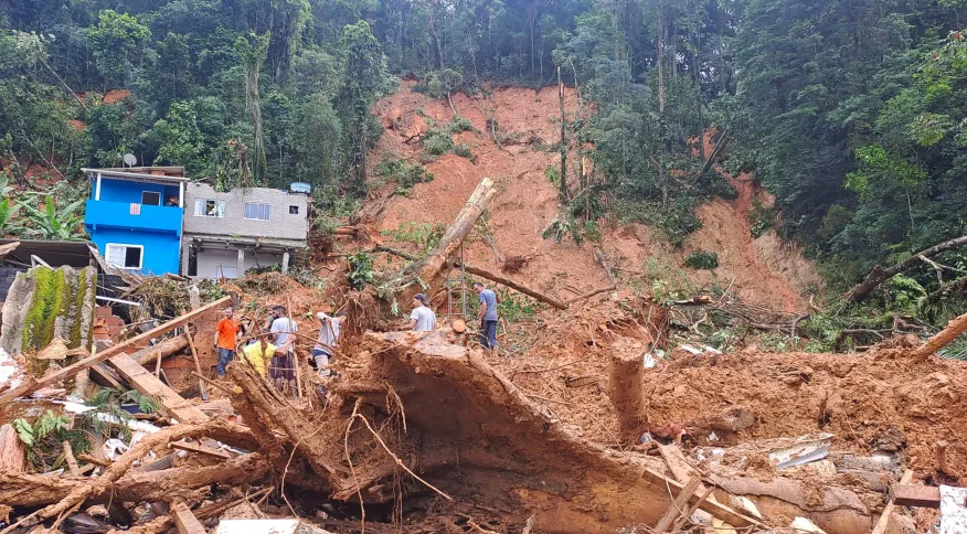 <strong>Governo federal dará auxílio de R$ 400 para desabrigados nas chuvas no Litoral Norte</strong>