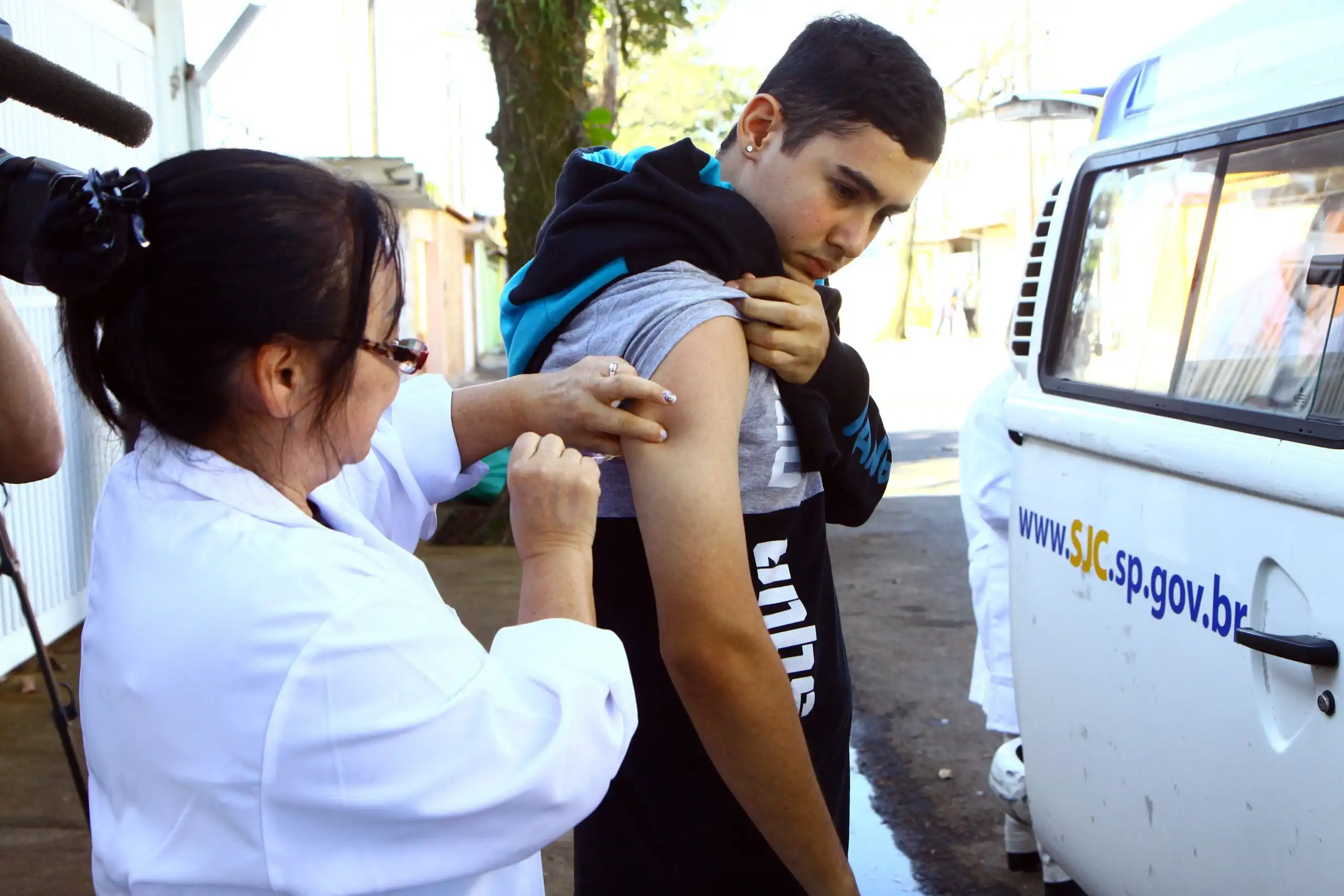 Vacina contra a meningite ACWY é ampliada para adolescentes de 13 a 14 anos, em São José