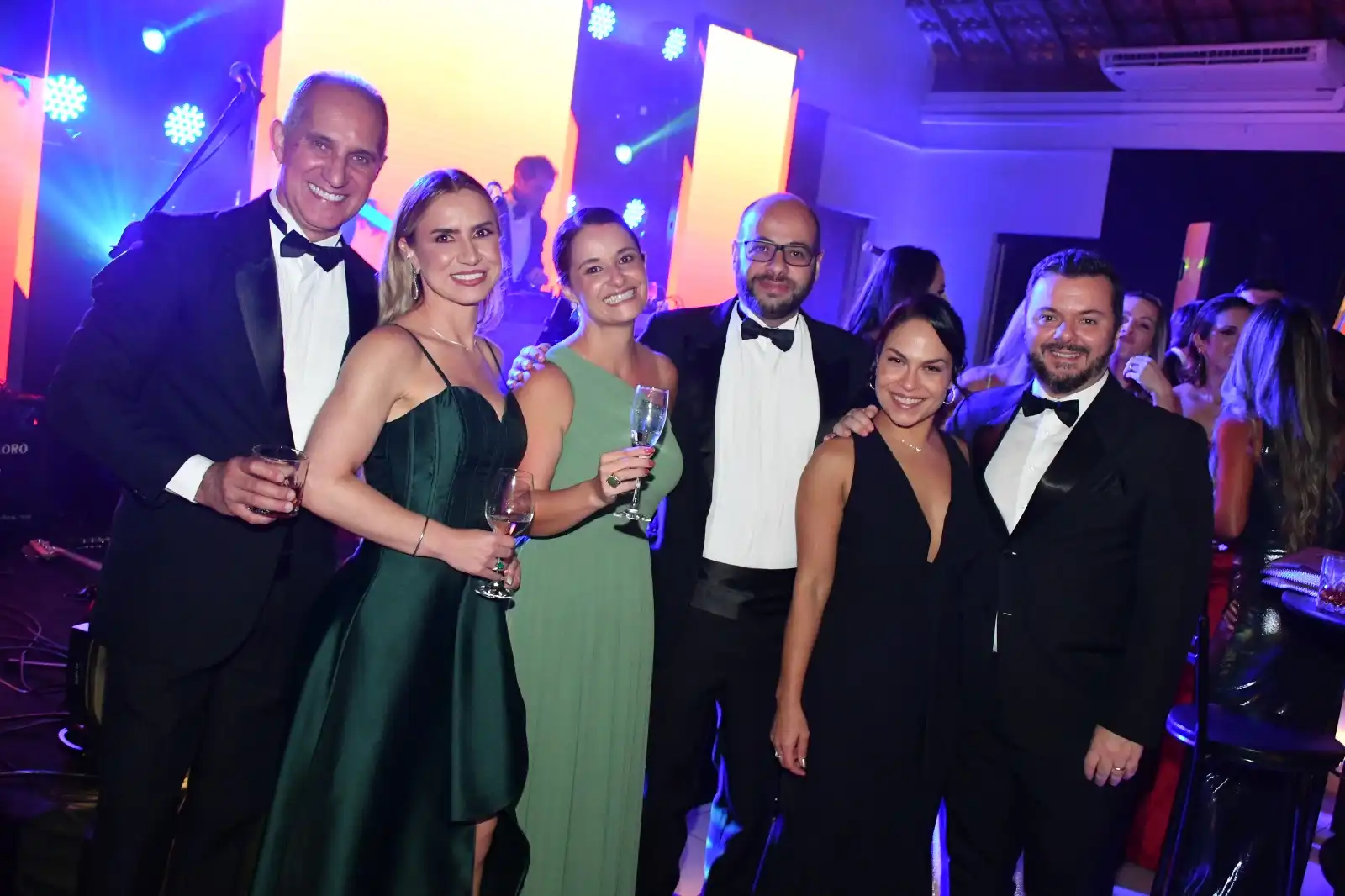 Festa Black Tie 2023 celebra a vida com os amigos