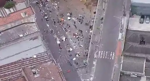 Prefeitura de SP constrói muro na Cracolândia