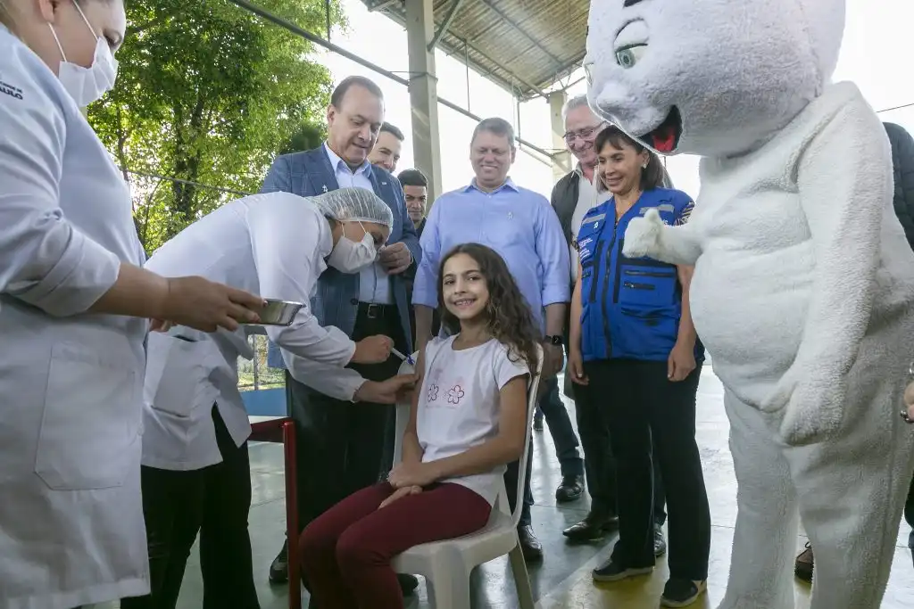 Governo de SP e municípios anunciam estratégia de vacinação em escolas