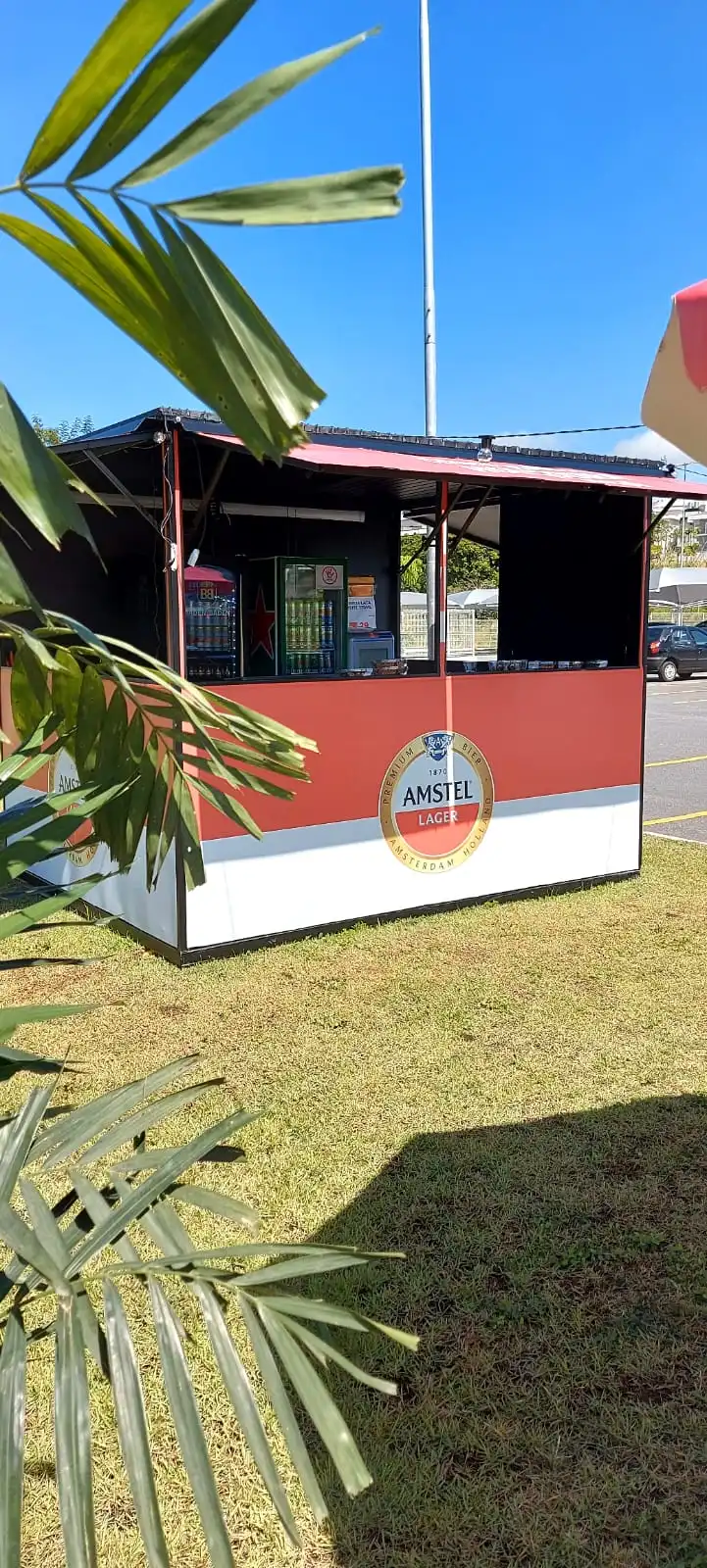 Finais de tarde de verão terão paddock da Amstel/Heineken e comidinhas de boteco no estacionamento do Villarreal Urbanova