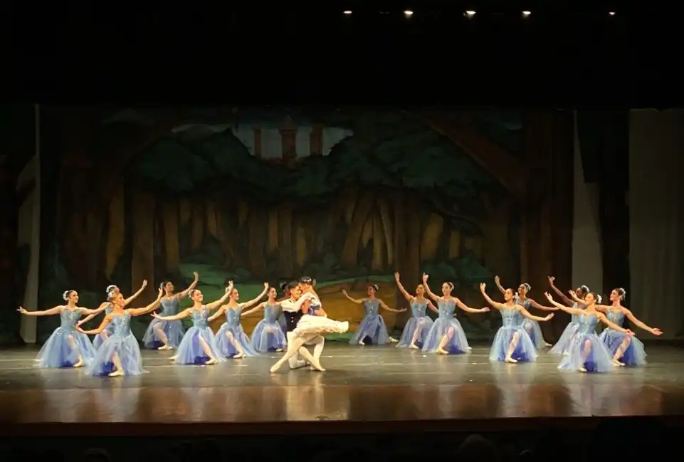 Escola de Bailados de Caraguatatuba realiza gala solidário “Entre Amigos”