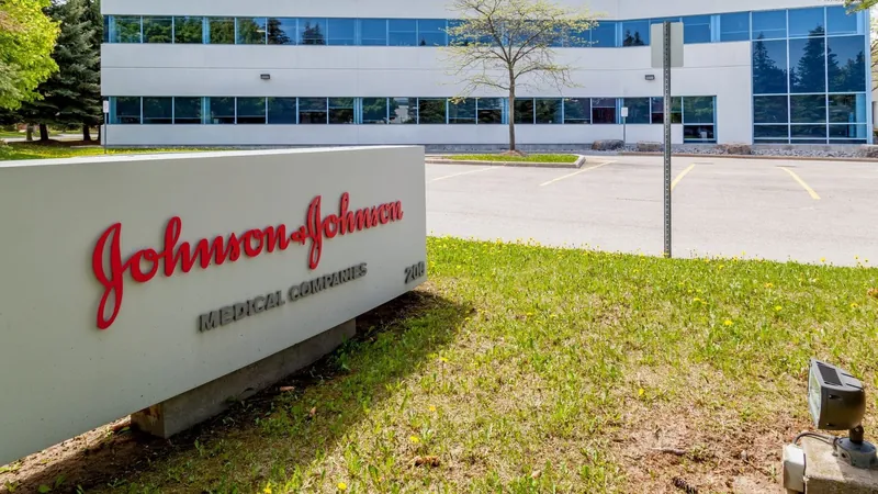 <strong>Johnson &amp; Johnson anuncia vagas temporárias para setor de produção</strong>