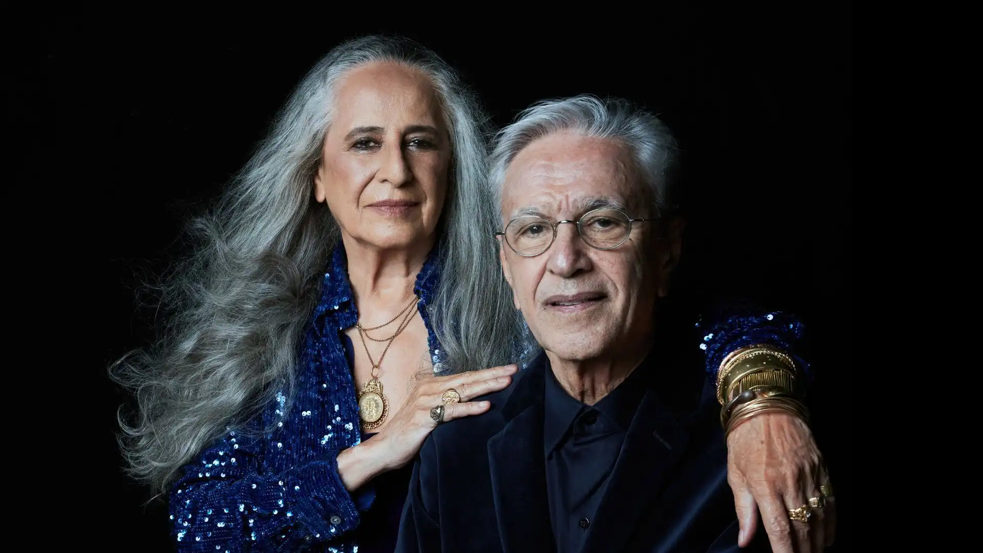 Maria Bethânia faz história e conquista Grammy ao lado de Caetano Veloso