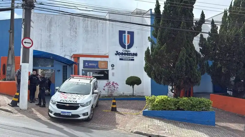 Criminosos armados invadem escola particular, rendem funcionários e fogem na Zona Leste de SJC