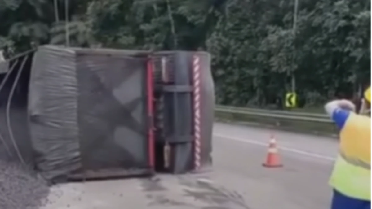 Carreta tomba na Antiga Serra da Tamoios e bloqueia faixa no sentido litoral