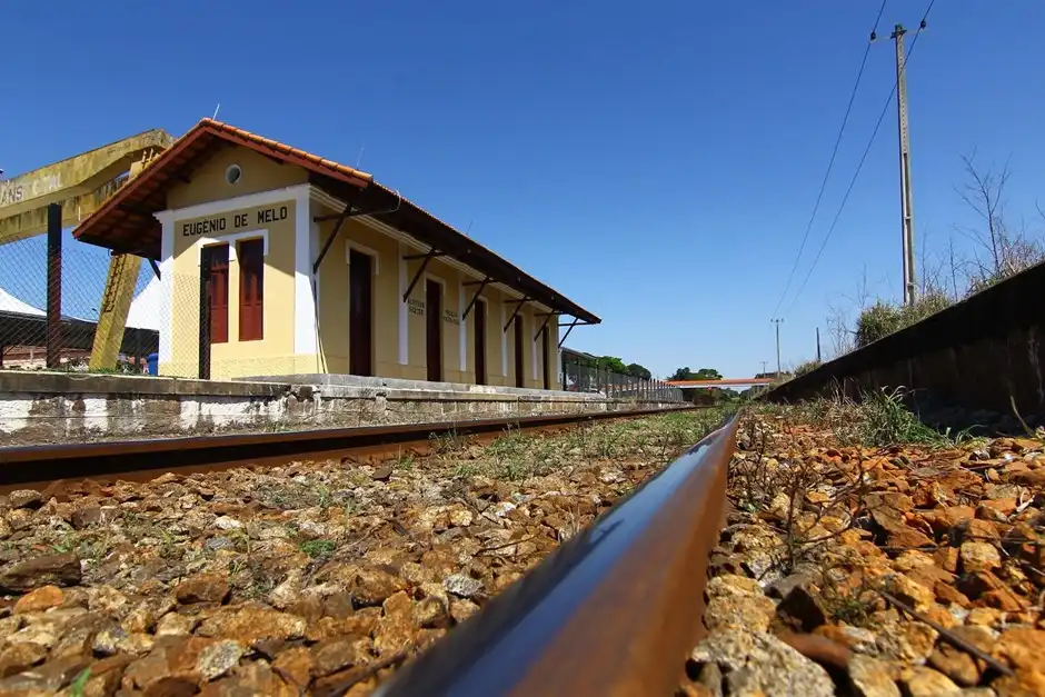 Corpo é encontrado na linha de trem no distrito de Eugênio de Melo em São José