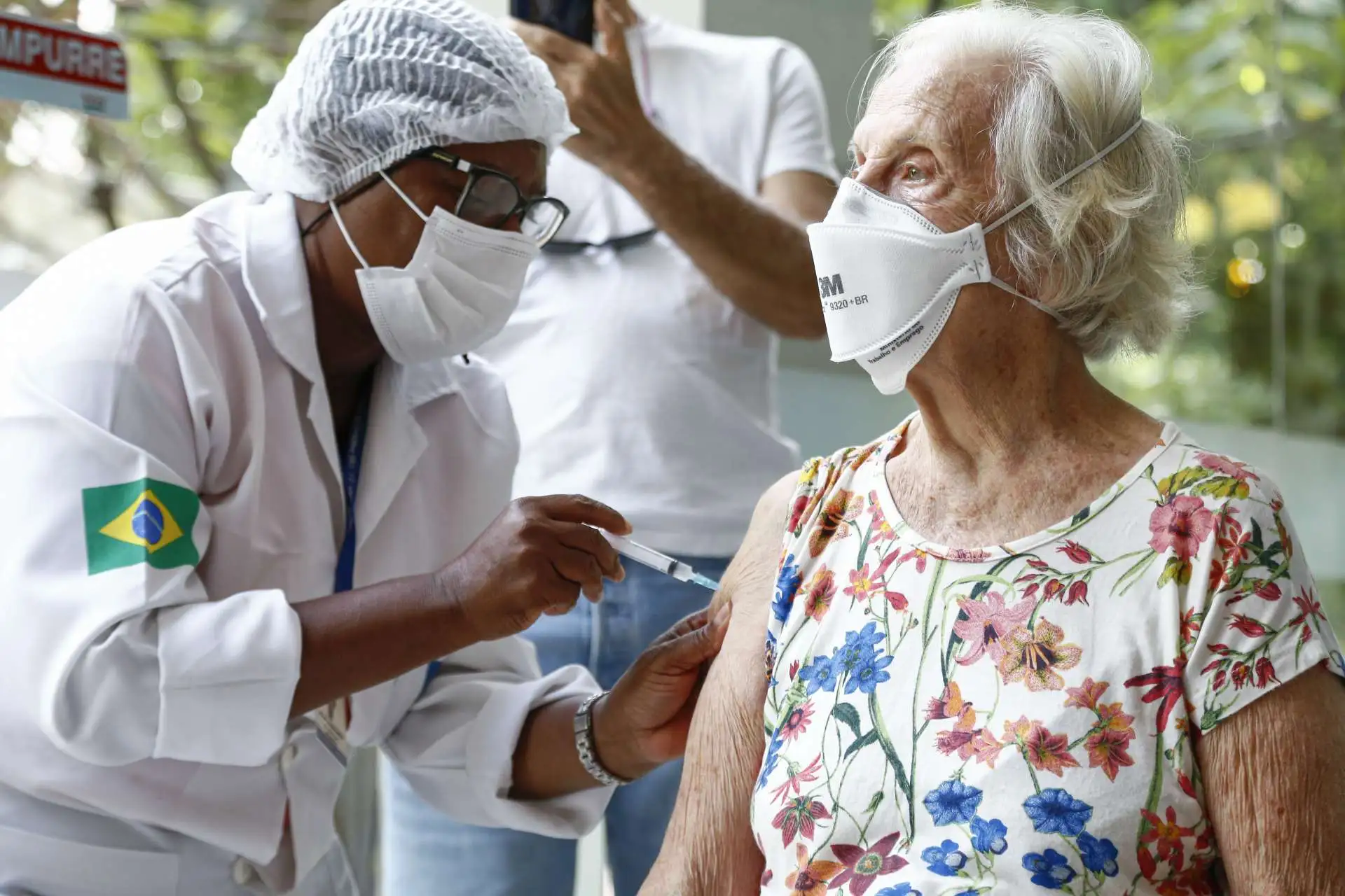 OMS muda orientação sobre a dose de reforço