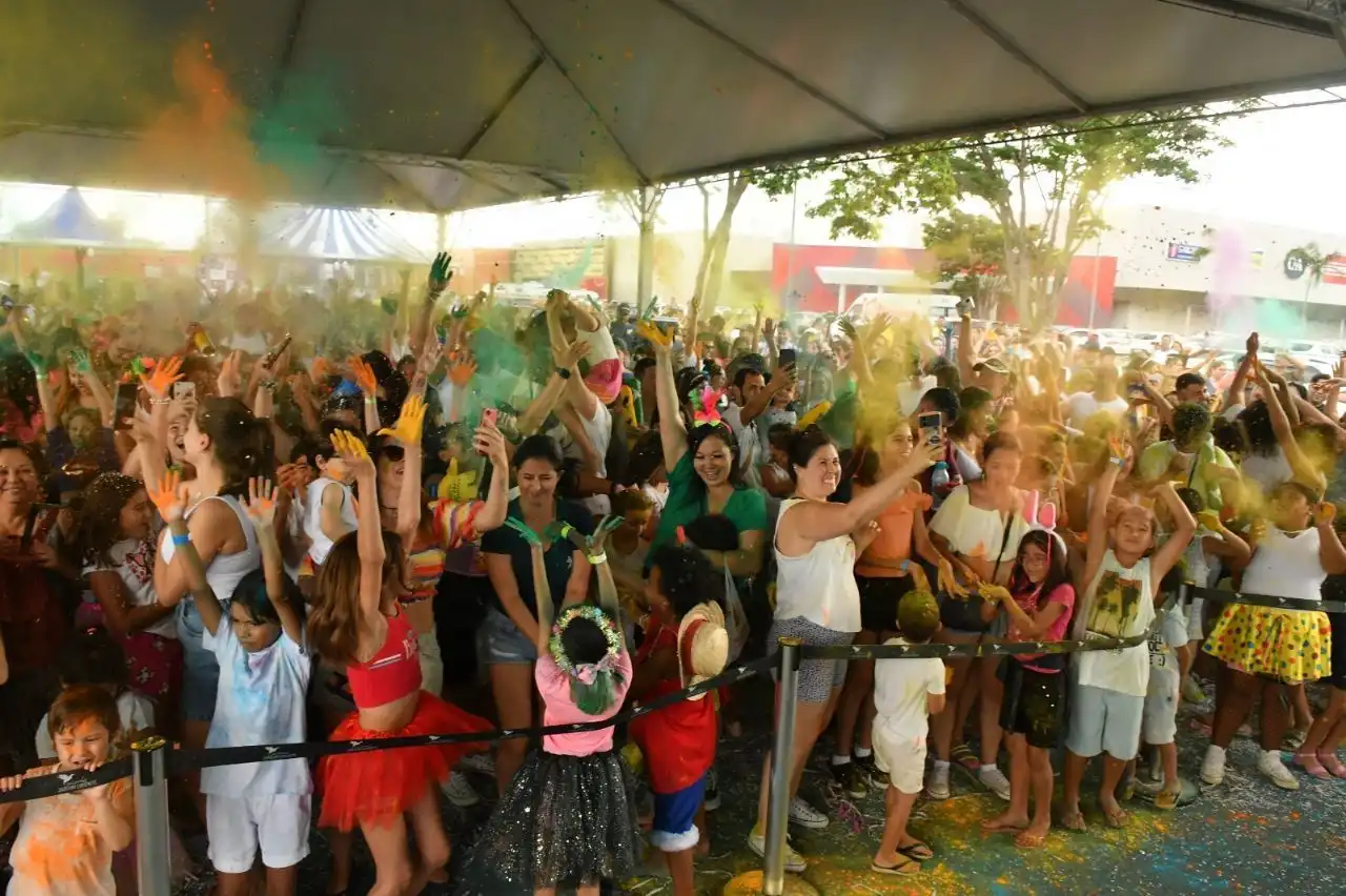 O “Carnaval das Cores Kids” contará com brincadeiras e muitas marchinhas na Praça de Eventos.