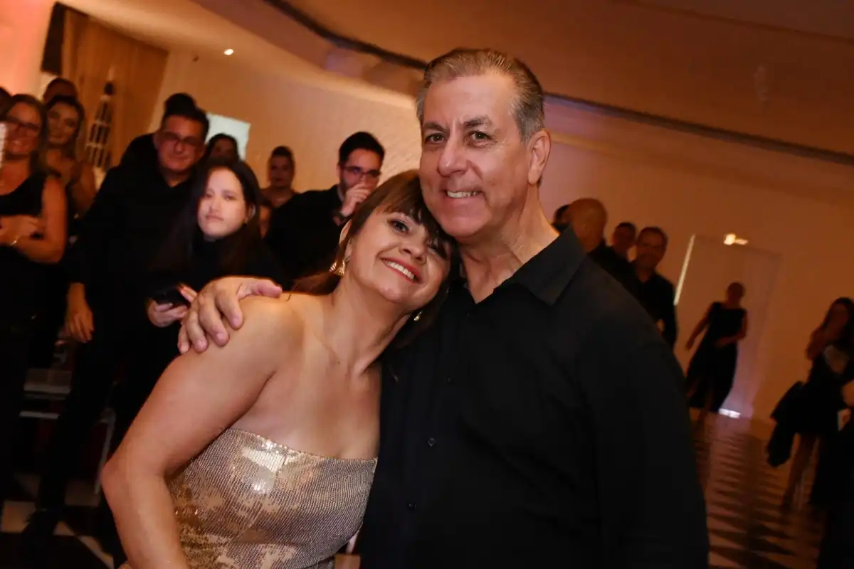 Valéria Miranda comemora aniversário com muita alegria e energia boa