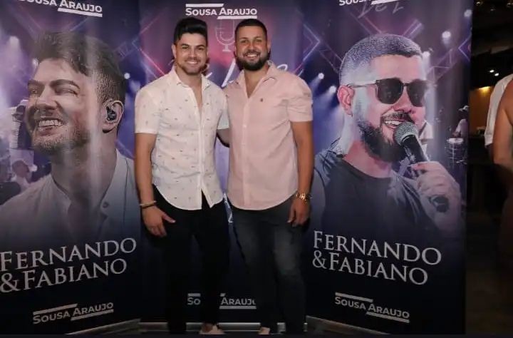 O DVD De Leve #SQN da dupla sertaneja Fernando e Fabiano foi lançado na última sexta-feira (26).