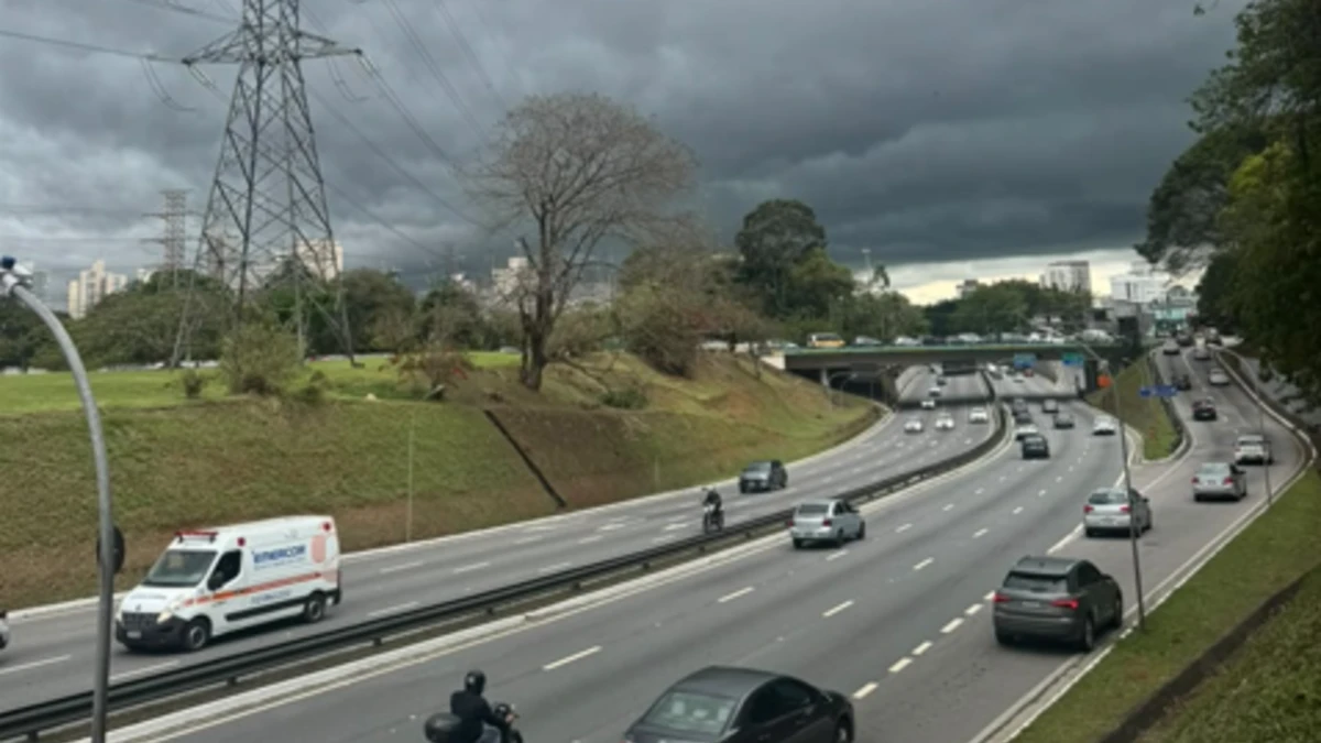 Alerta de tempestade prevê chuva intensa e ventos de 100 km/h no Vale