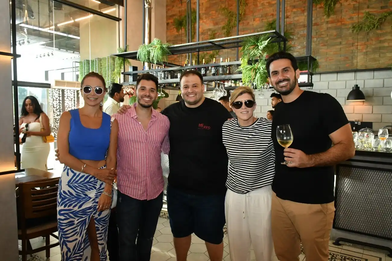 MEZZO BAR completa 2 anos em SJC com show de Priscila Coutto
