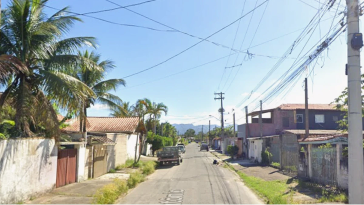 Adolescente é apreendido após atirar contra casa da ex-namorada em Caraguatatuba