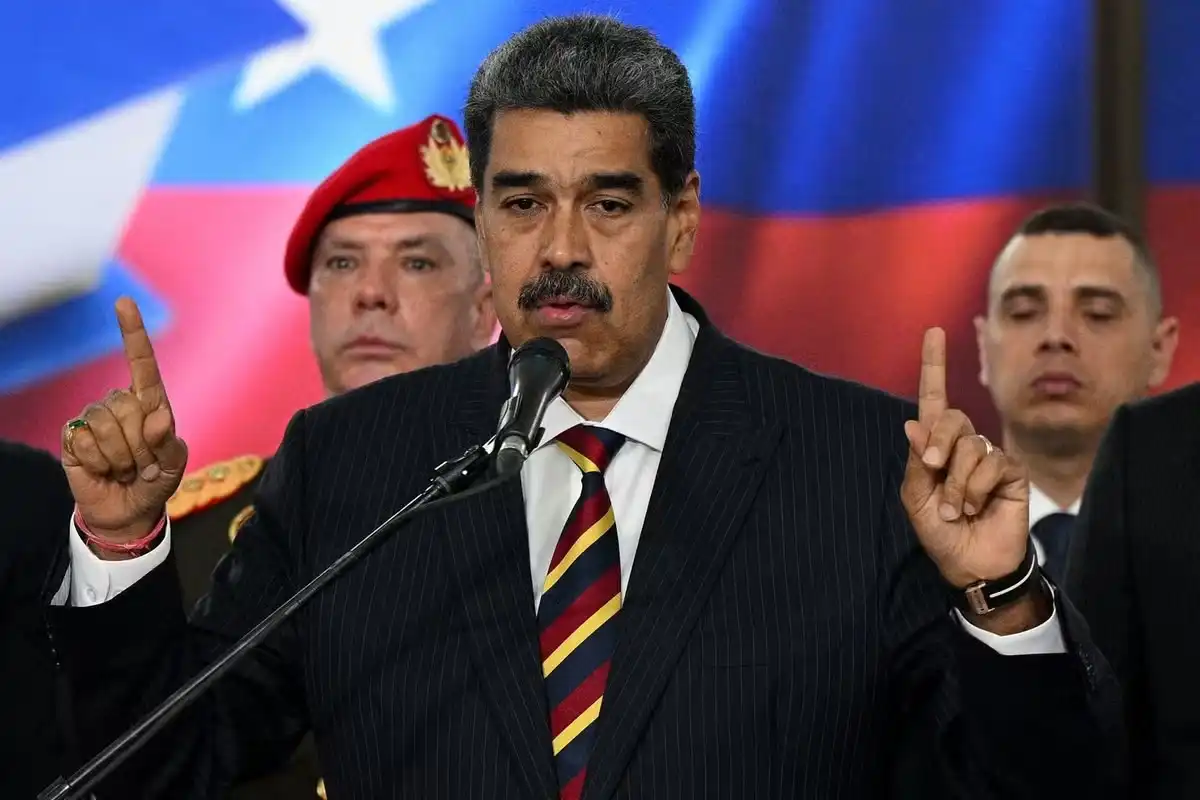 Maduro decreta adiantamento do Natal para outubro na Venezuela