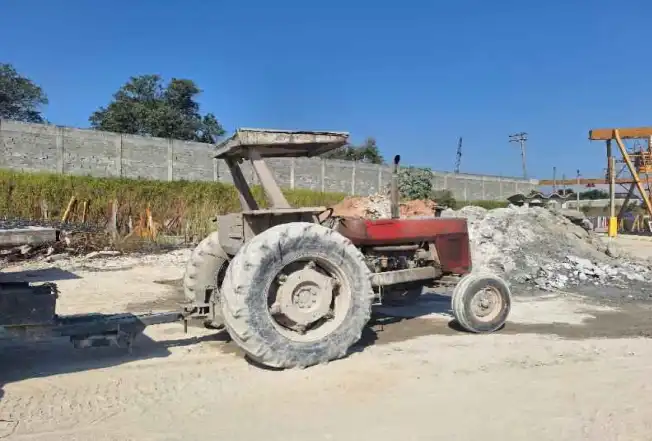 Trabalhador morre após ser prensado por trator em fábrica de Caçapava