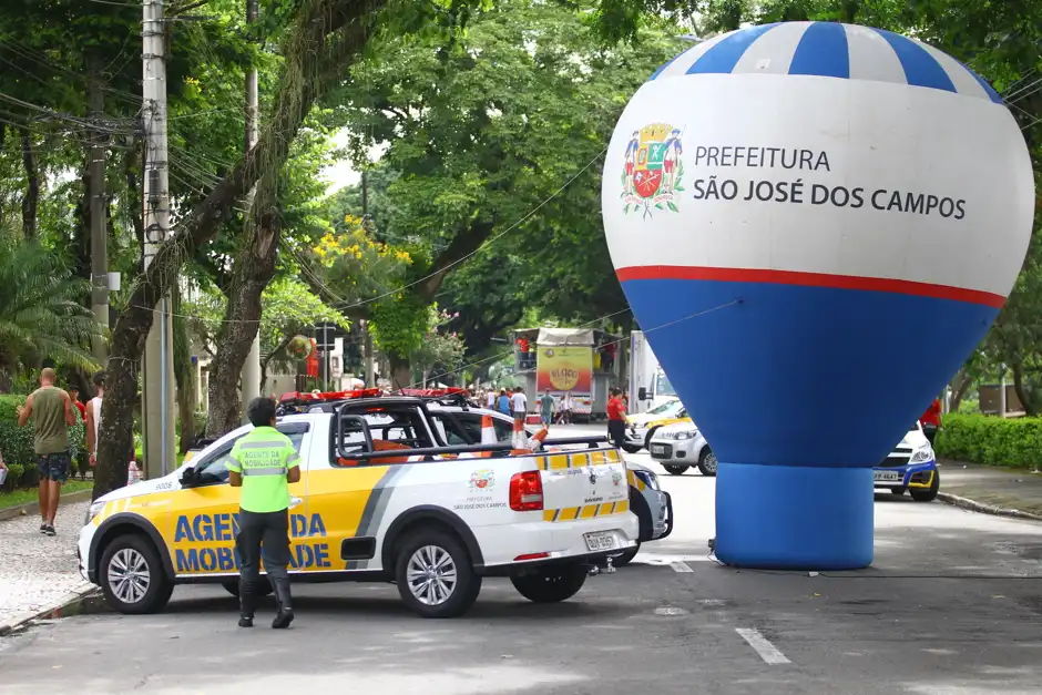 Carnaval provoca interdições no trânsito em São José dos Campos