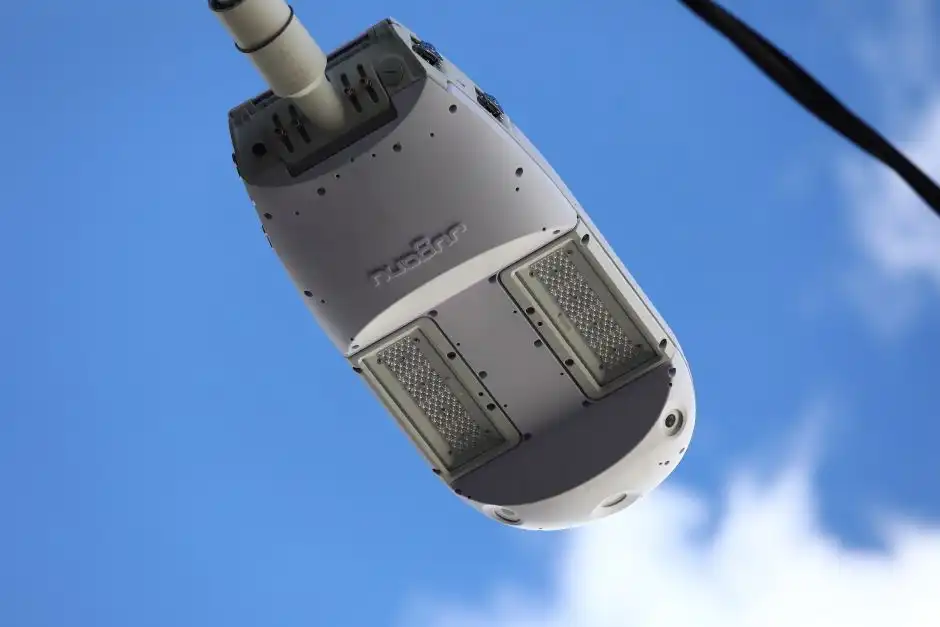 Luminárias com 5G são instaladas em São José