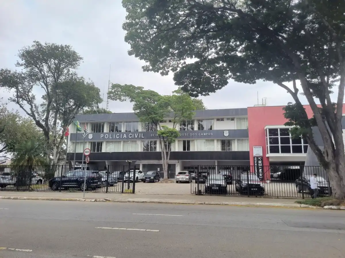 Homem morre após ser atropelado por ônibus em São José