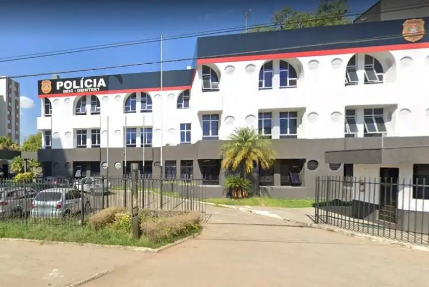 Jovem é baleado na cabeça no Bairro Putim em São José