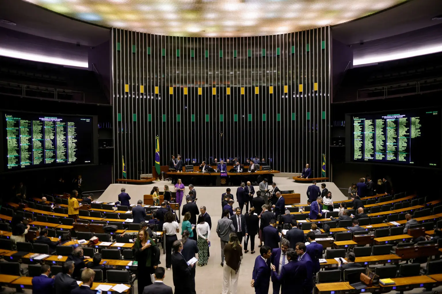 Câmara aprova aumento do número de deputados para 531  