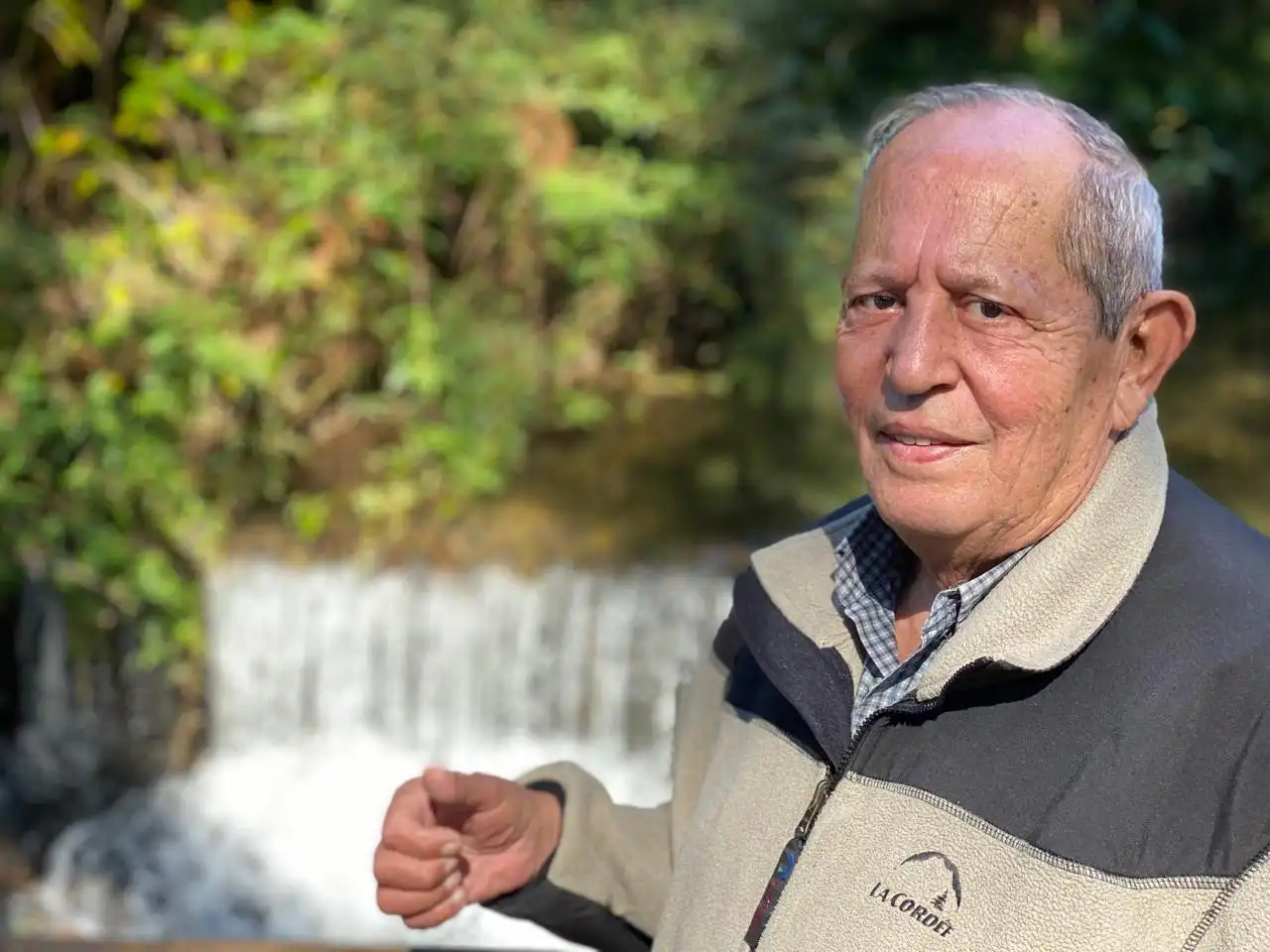 Dr. José Augusto Anderson lança "Poesias de um Médico" na Livraria Leitura em São José