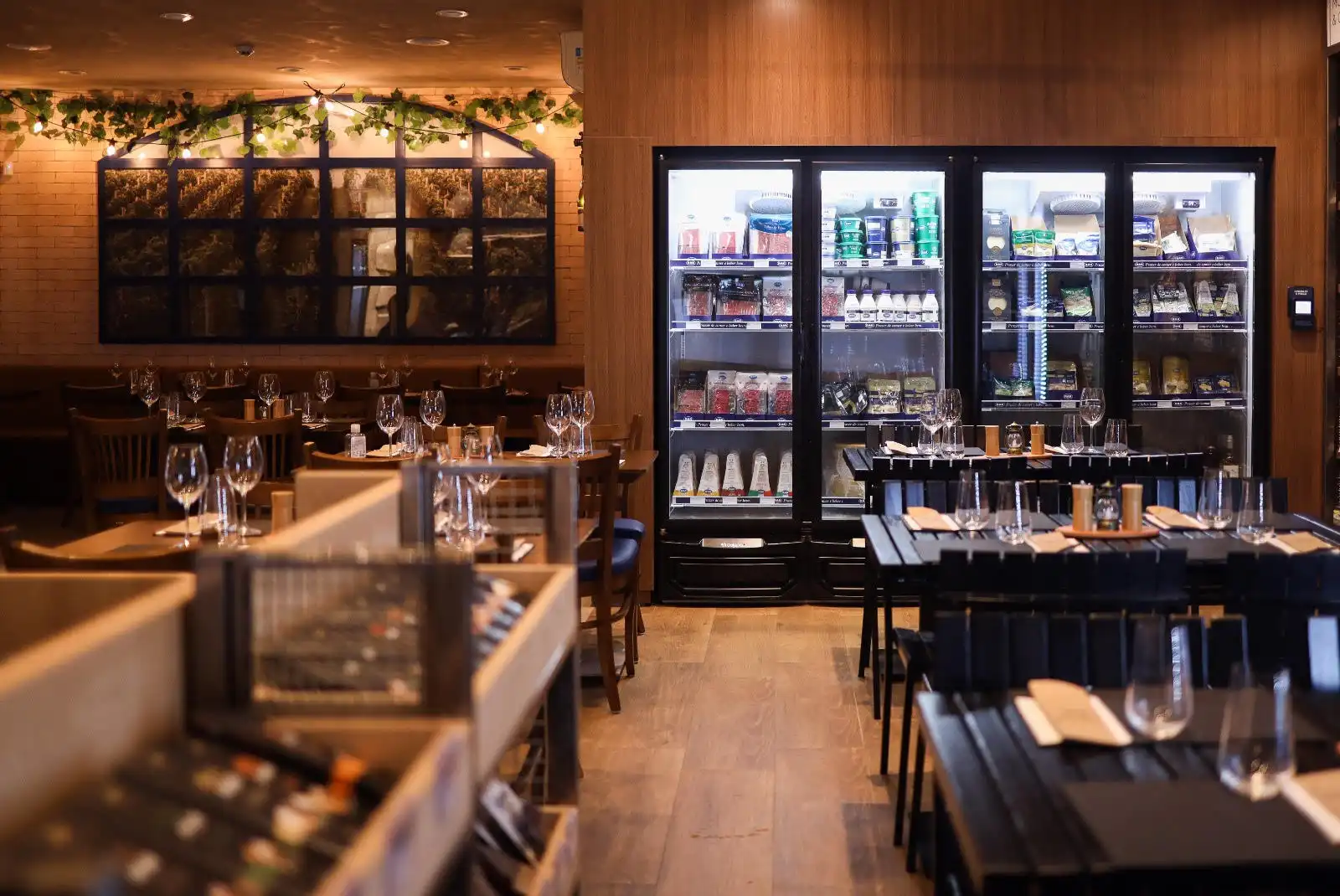 Spaccio RAR promove jantar harmonizado guiado pelo sommelier Gabriel Morais