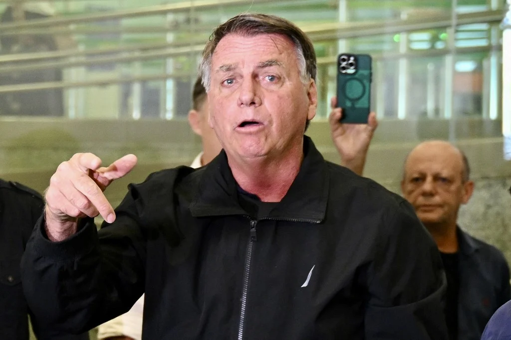 Ex-presidente Jair Bolsonaro começa ser julgado nesta terça-feira (25)