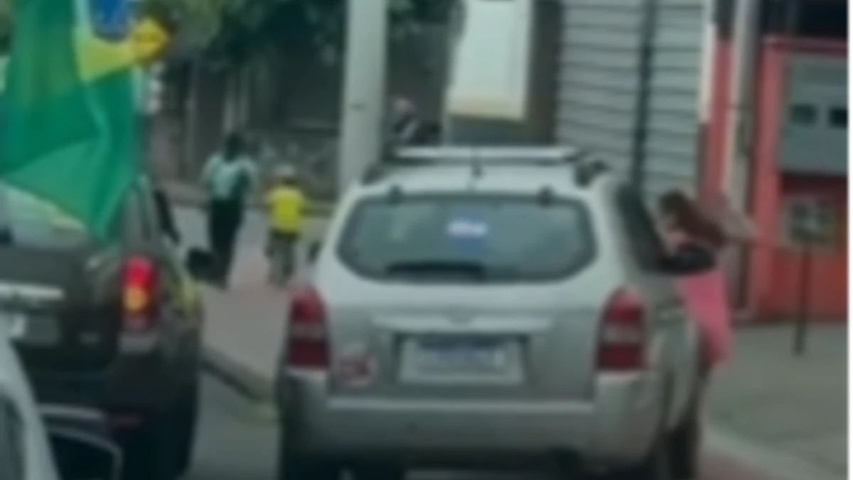 Criança é atropelada durante ato político em apoio a Flávio Bolsonaro