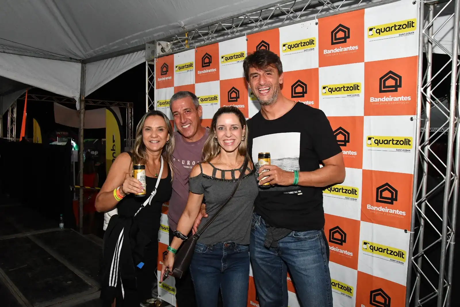 Camarote Bandeirantes tudo para construção e Quartzolit no Festival a Hora do Rock