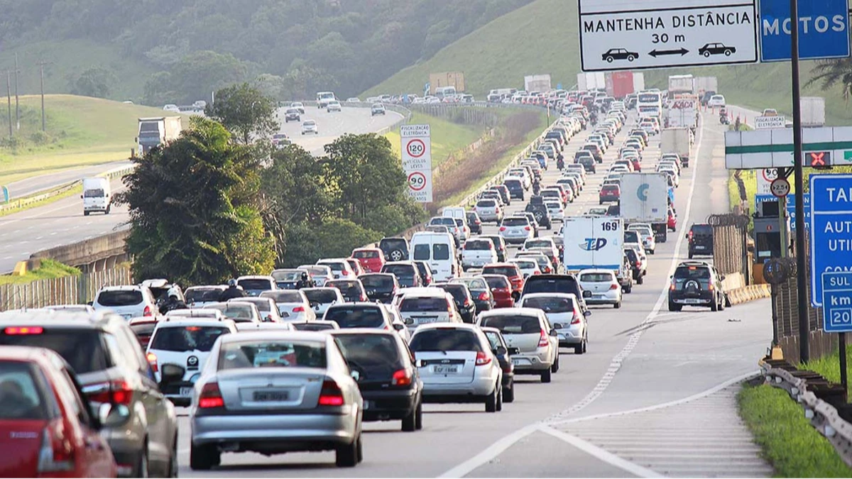 Rodovias do Vale e Litoral devem receber 16,7 milhões de veículos no feriado