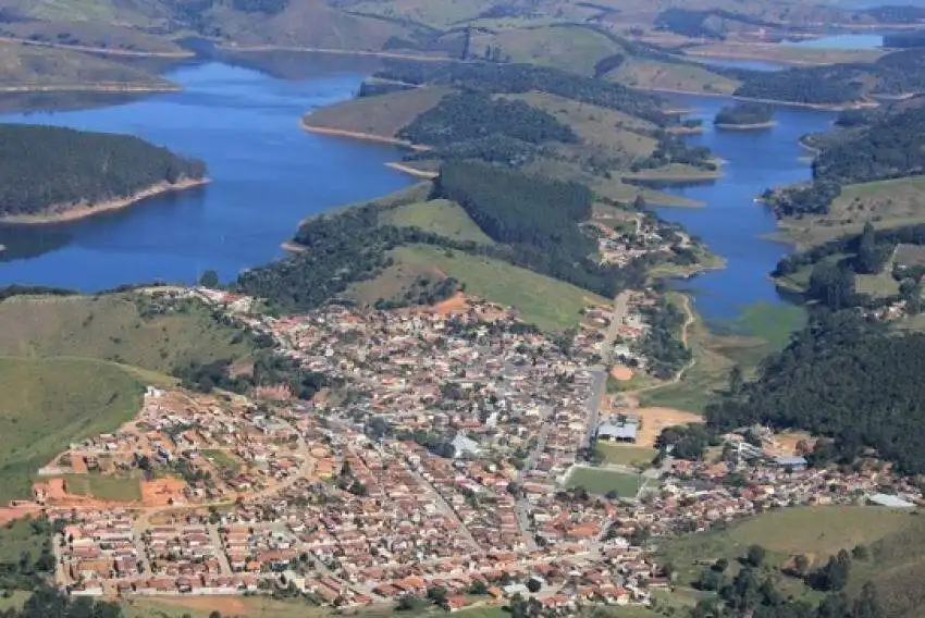Corpo encontrado em represa pode ser de passageiro de helicóptero desaparecido