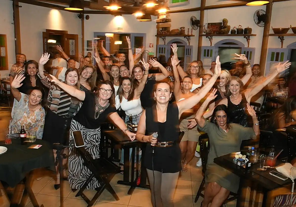 Happy Hour de Dia das Mães reune mais de 100 mulheres no Urbanova