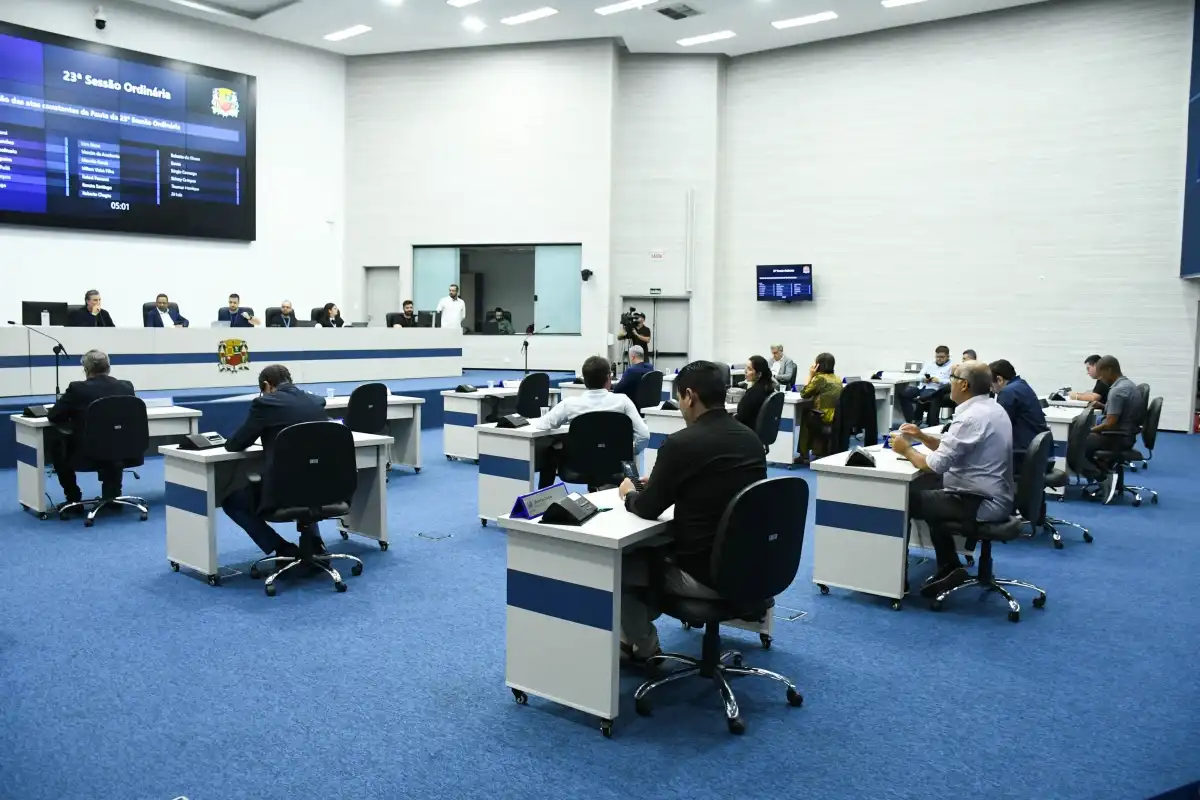 Vereadores da base aliada barram requerimento da oposição em São José