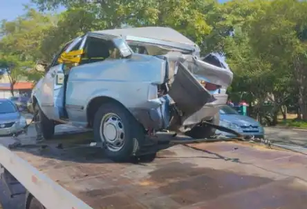 Padre dirige bêbado e causa acidente na Tamoios em São José 