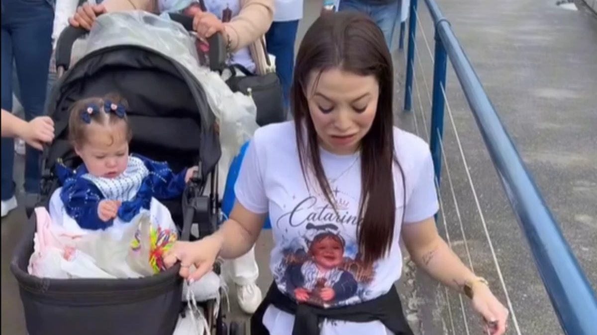 Mãe cumpre promessa e percorre 392 metros de joelhos no Santuário de Aparecida após filha sobreviver