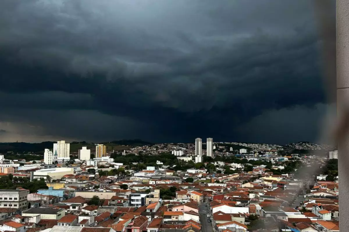 Defesa Civil de SP emite alerta para temporais e queda nas temperaturas