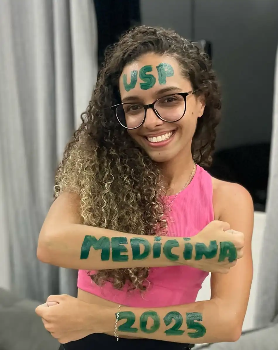 Moradora de São Sebastião é aprovada em Medicina USP e emociona os pais com a notícia