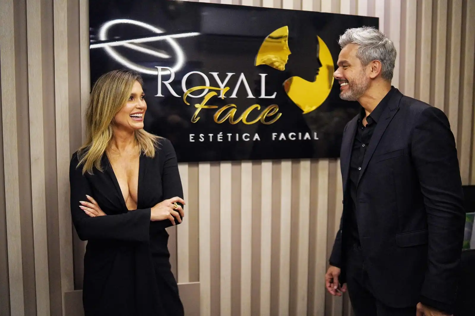 Flávia Alessandra e Otaviano Costa em inauguração de clínica de beleza na Barra da Tijuca