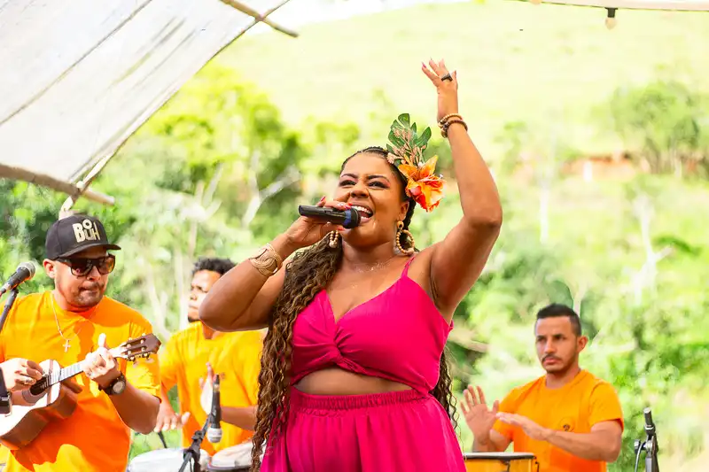 Ju Black realiza show de abertura do 15º Encontro Anual AASP, em Campos do Jordão
